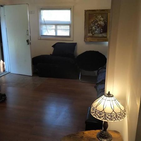 Awesome Cozy 1 bedroom Coachhouse Toronto Buitenkant foto
