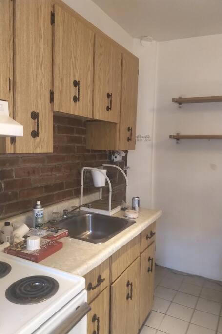 Awesome Cozy 1 bedroom Coachhouse Toronto Buitenkant foto