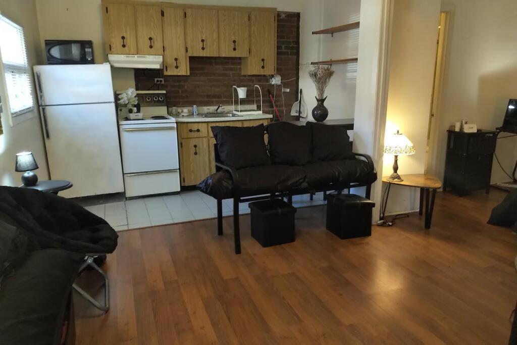 Awesome Cozy 1 bedroom Coachhouse Toronto Buitenkant foto