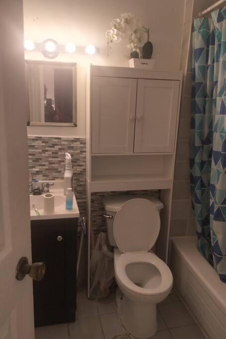 Awesome Cozy 1 bedroom Coachhouse Toronto Buitenkant foto