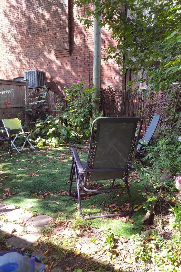 Awesome Cozy 1 bedroom Coachhouse Toronto Buitenkant foto